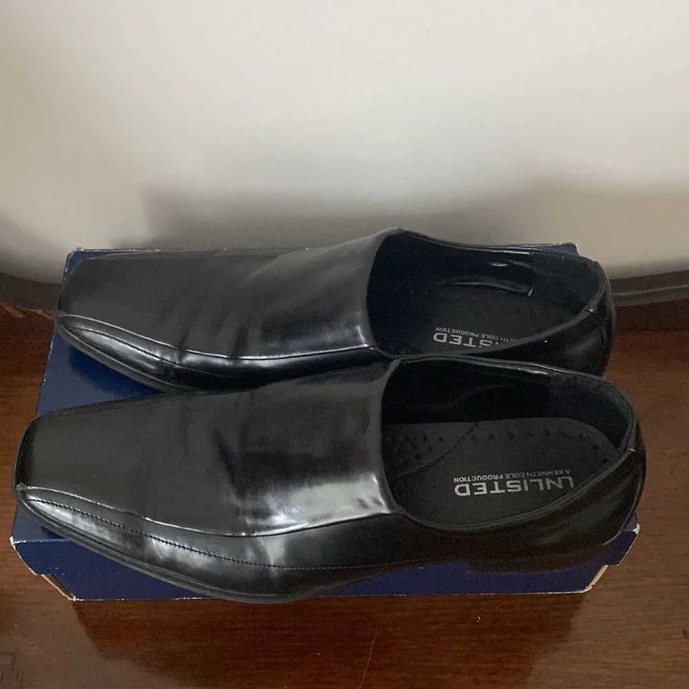 14;09 - Kenneth Cole Unlisted Slip on Loafers